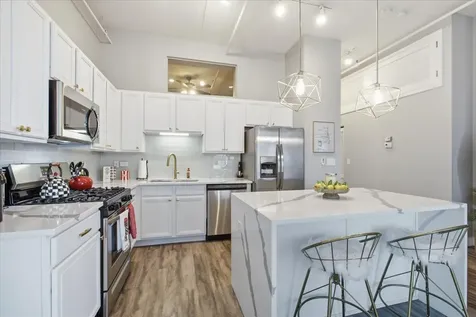 740 West Fulton Street Chicago IL 60661