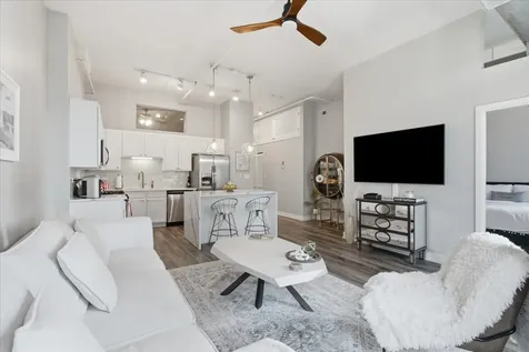 740 West Fulton Street Chicago IL 60661