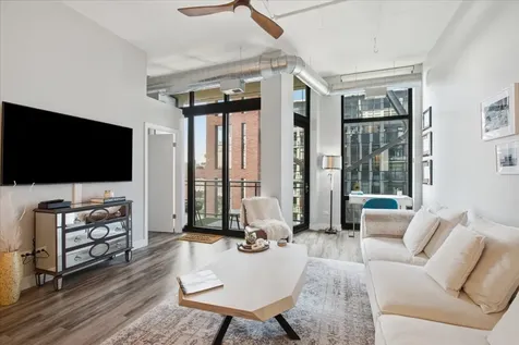 740 West Fulton Street Chicago IL 60661