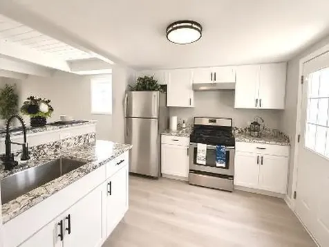 468 Meadow Green Lane Round Lake Beach IL 60073