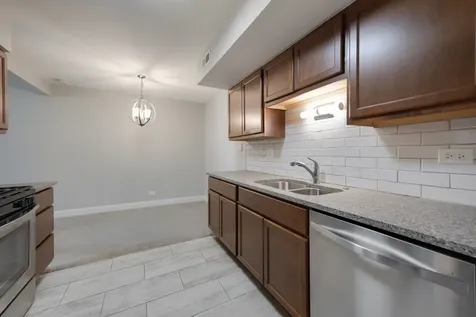 806 Pahl Road Elk Grove Village IL 60007