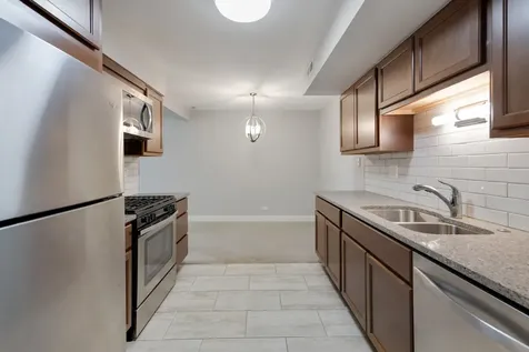 806 Pahl Road Elk Grove Village IL 60007