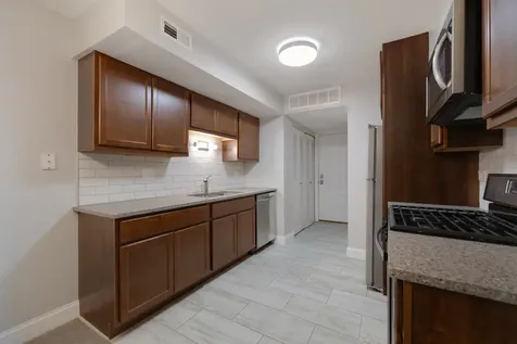806 Pahl Road Elk Grove Village IL 60007