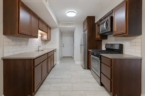 806 Pahl Road Elk Grove Village IL 60007