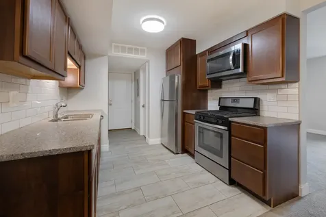 806 Pahl Road Elk Grove Village IL 60007