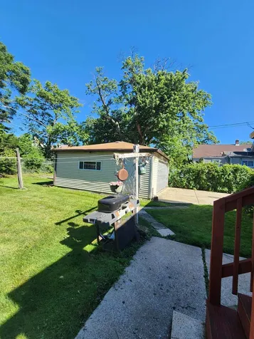 9346 South Woodlawn Avenue Chicago IL 60619