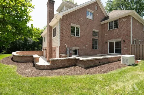 1635 Sequoia Trail Glenview IL 60025