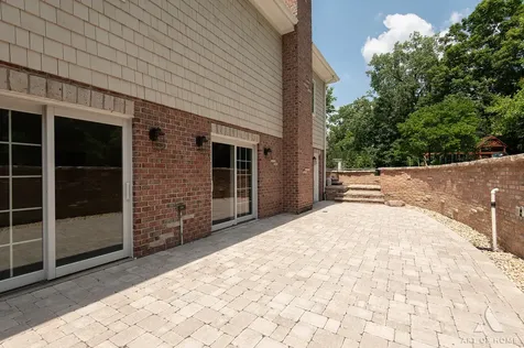 1635 Sequoia Trail Glenview IL 60025