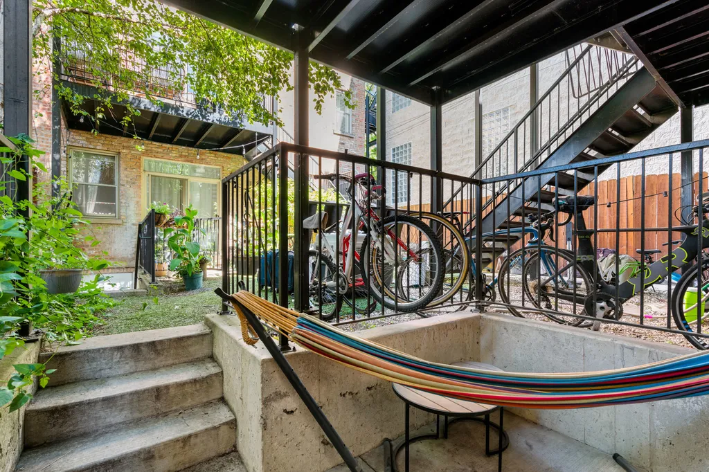 1525 North Claremont Avenue Chicago IL 60622