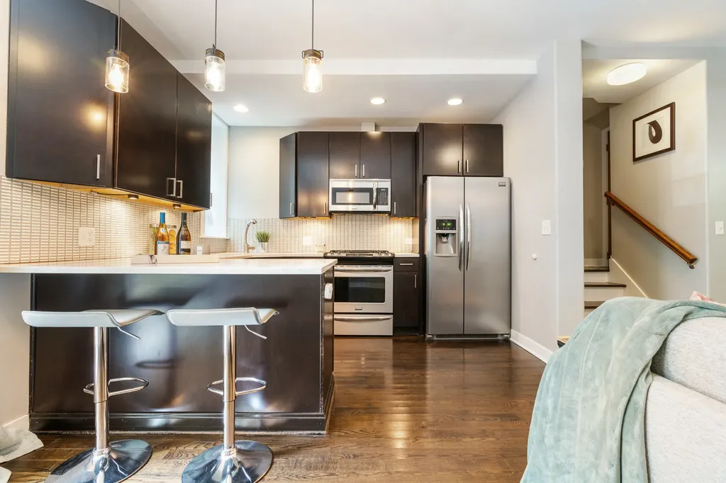 1525 North Claremont Avenue Chicago IL 60622