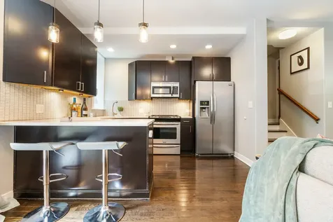 1525 North Claremont Avenue Chicago IL 60622