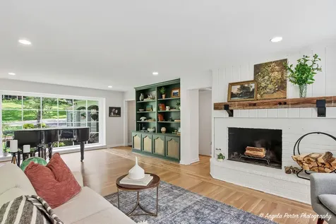 15 Willet Way Trout Valley IL 60013