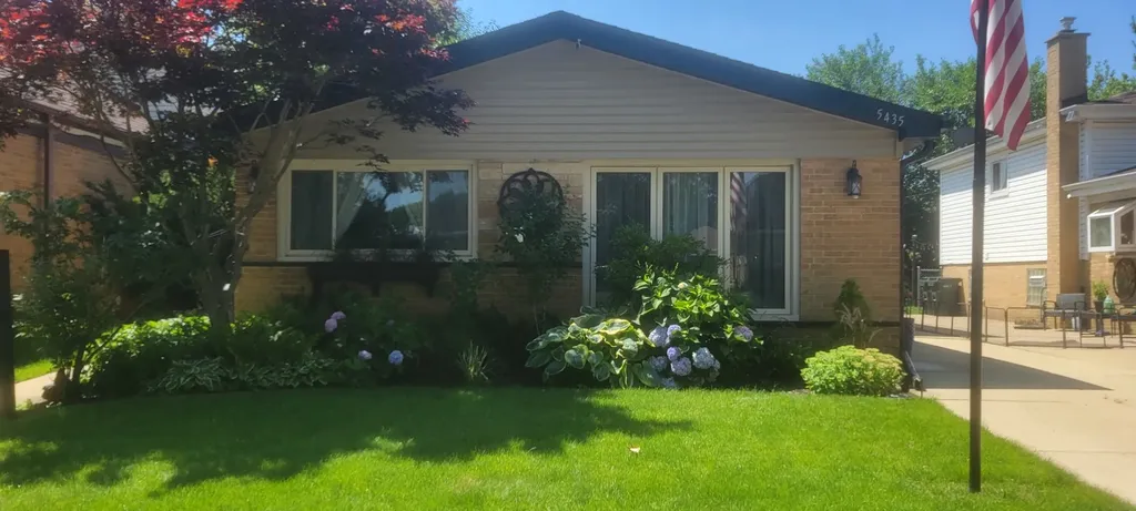 5435 Reba Street Morton Grove IL 60053