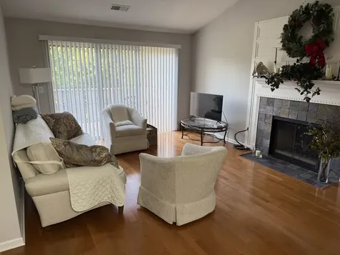 1907 Gresham Circle Wheaton IL 60187