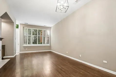 960 North Crosby Street Chicago IL 60610