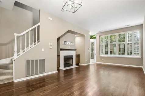 960 North Crosby Street Chicago IL 60610