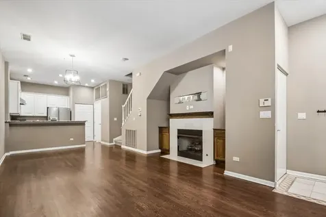960 North Crosby Street Chicago IL 60610