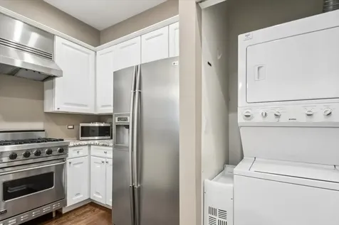 960 North Crosby Street Chicago IL 60610