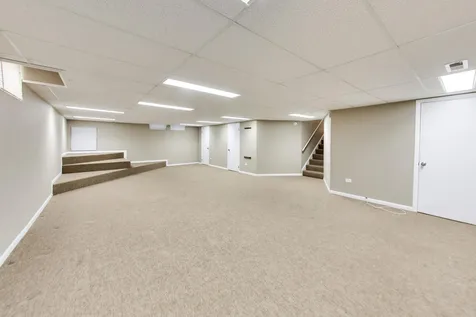 136 East Fox Hill Drive Buffalo Grove IL 60089