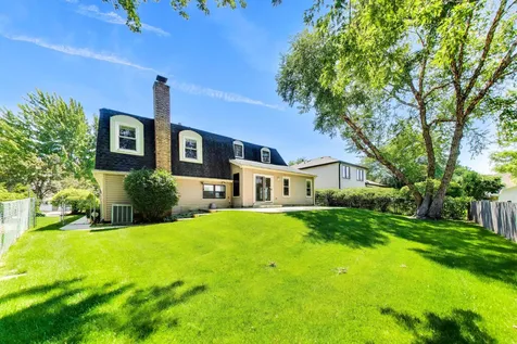 136 East Fox Hill Drive Buffalo Grove IL 60089