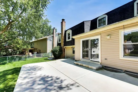 136 East Fox Hill Drive Buffalo Grove IL 60089