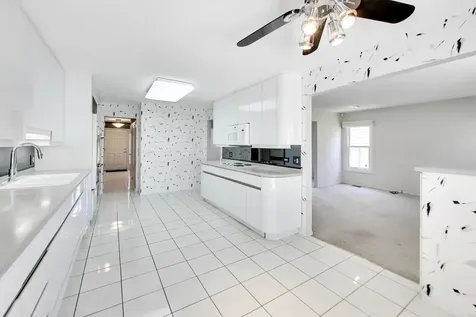 136 East Fox Hill Drive Buffalo Grove IL 60089