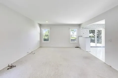 136 East Fox Hill Drive Buffalo Grove IL 60089