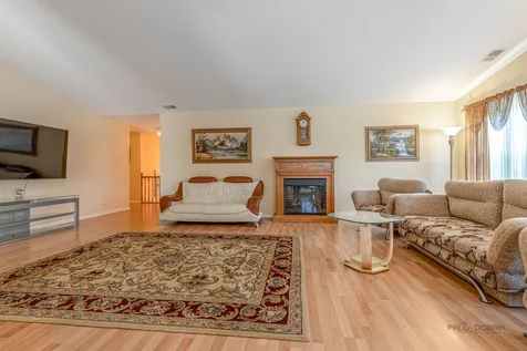 263 Shadow Creek Circle Vernon Hills IL 60061