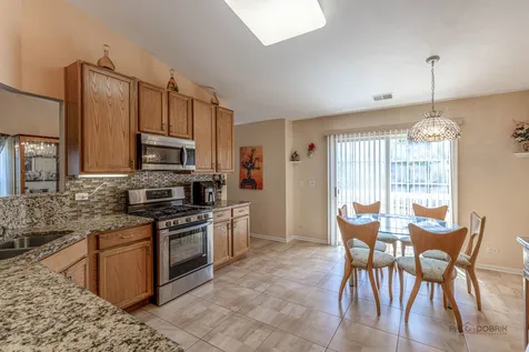 263 Shadow Creek Circle Vernon Hills IL 60061