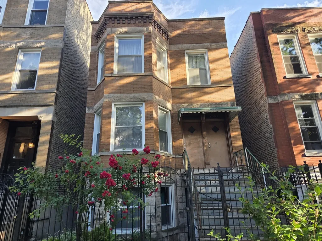 2507 West Walton Street Chicago IL 60622