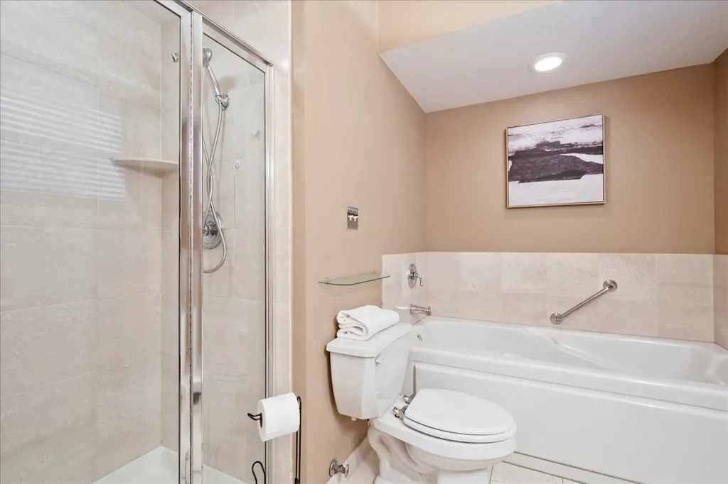 1242 North Maplewood Avenue Chicago IL 60622