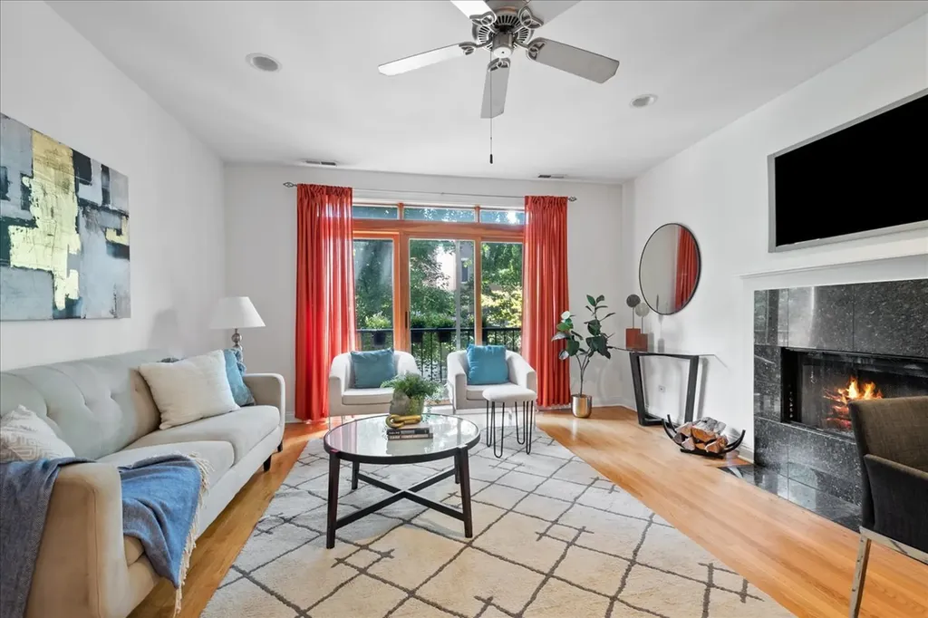 1242 North Maplewood Avenue Chicago IL 60622