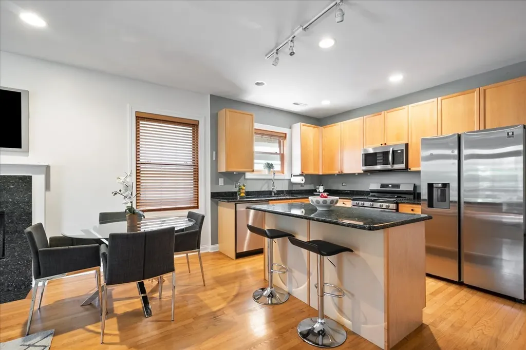 1242 North Maplewood Avenue Chicago IL 60622