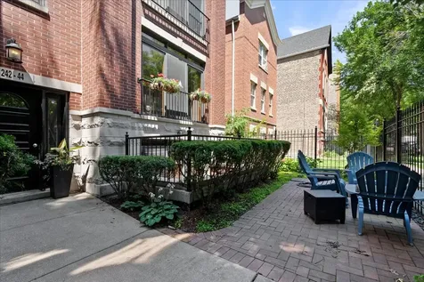1242 North Maplewood Avenue Chicago IL 60622