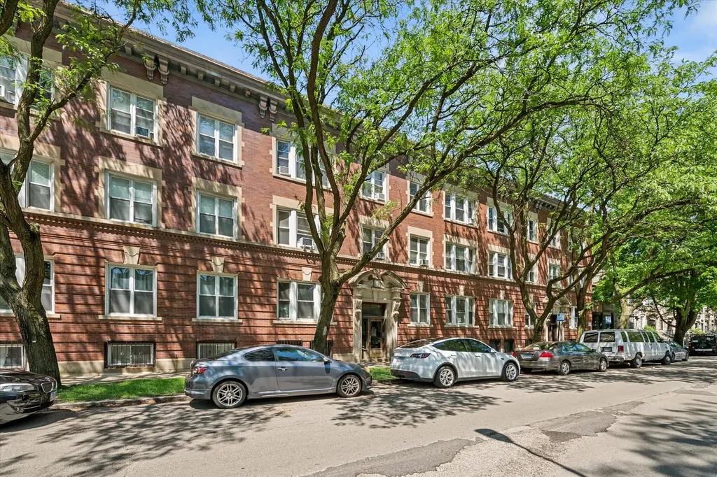 5052 South Blackstone Avenue Chicago IL 60615