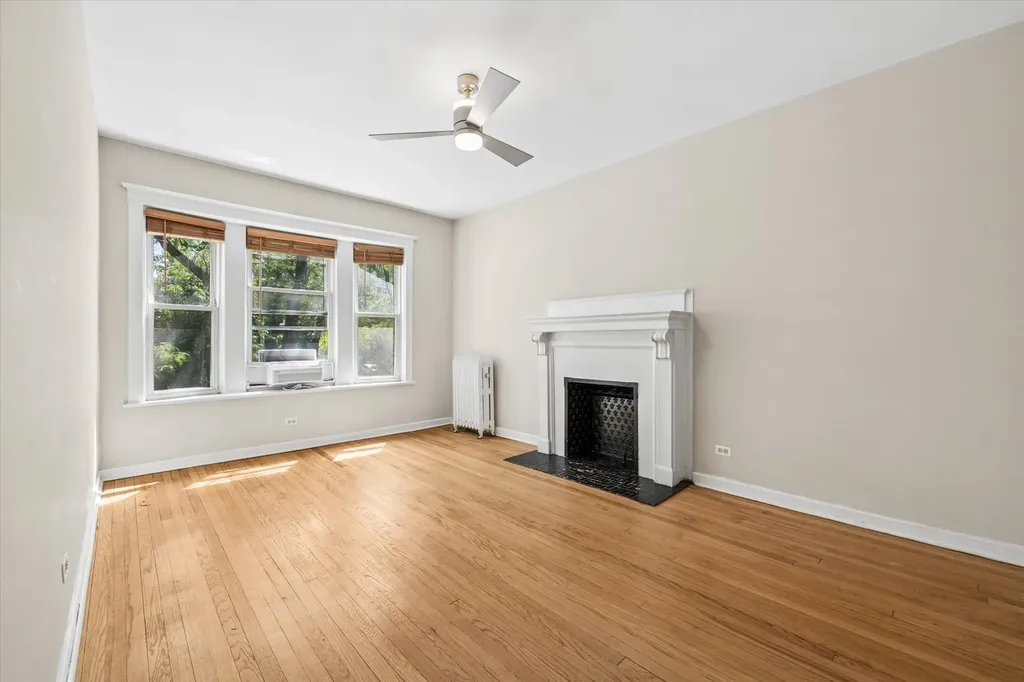 5052 South Blackstone Avenue Chicago IL 60615