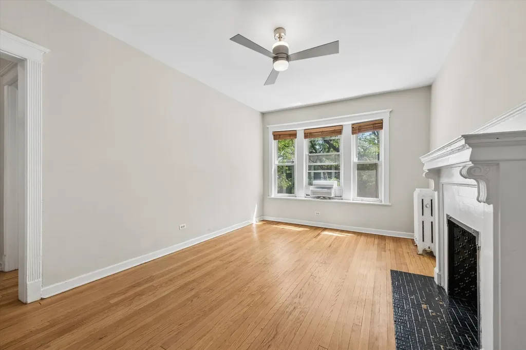 5052 South Blackstone Avenue Chicago IL 60615