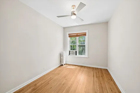 5052 South Blackstone Avenue Chicago IL 60615