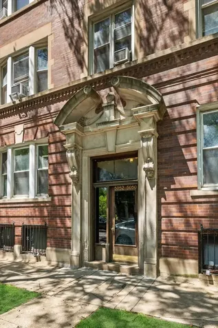 5052 South Blackstone Avenue Chicago IL 60615