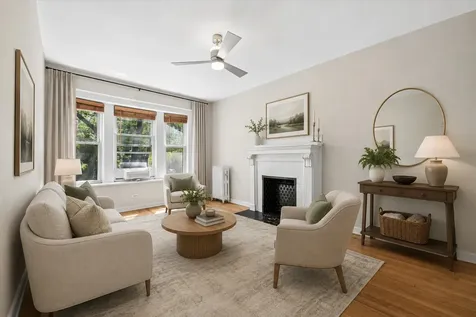 5052 South Blackstone Avenue Chicago IL 60615