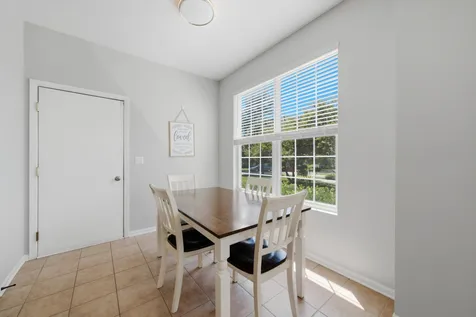 541 North Fox Trail Round Lake IL 60073
