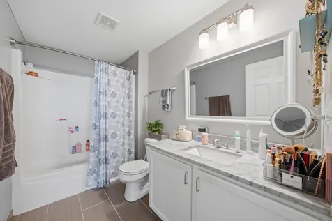 541 North Fox Trail Round Lake IL 60073