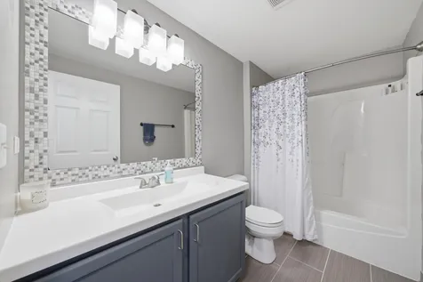 541 North Fox Trail Round Lake IL 60073
