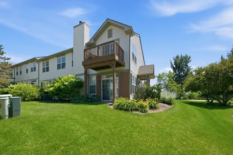 541 North Fox Trail Round Lake IL 60073