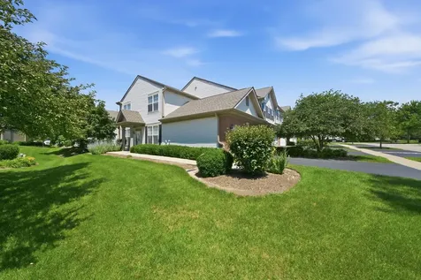 541 North Fox Trail Round Lake IL 60073