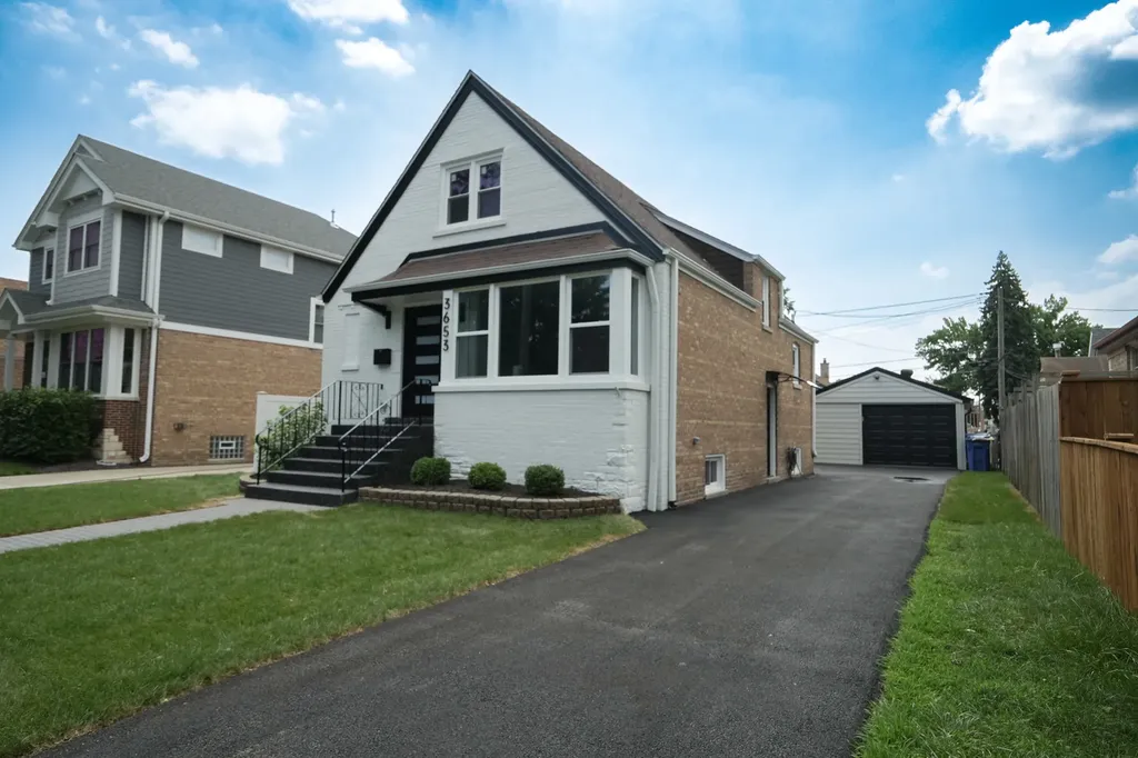 3653 West 107th Street Chicago IL 60655