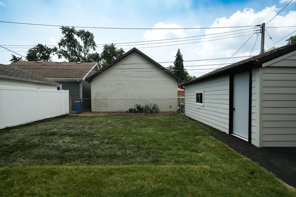 3653 West 107th Street Chicago IL 60655