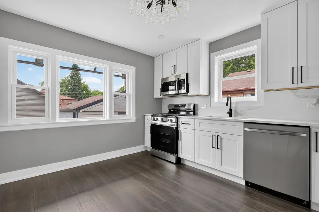 3653 West 107th Street Chicago IL 60655