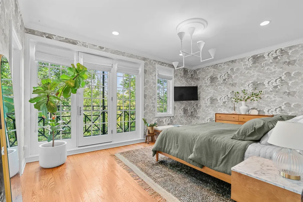 1955 West Barry Street Chicago IL 60657