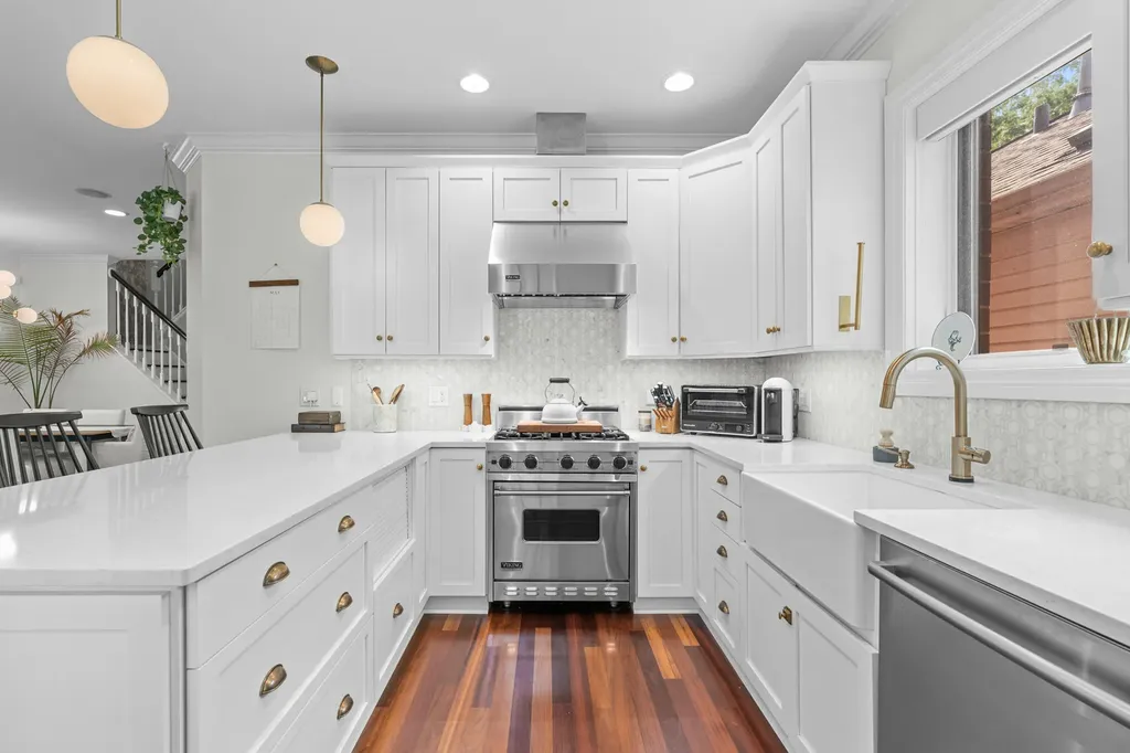 1955 West Barry Street Chicago IL 60657